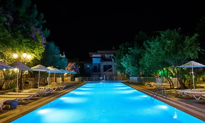 What Lighting and Electrical Planning Is Essential During Swimming Pool Construction